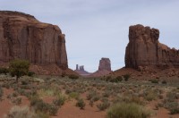DSC_0064a Monument Valley: Window (no Cars)